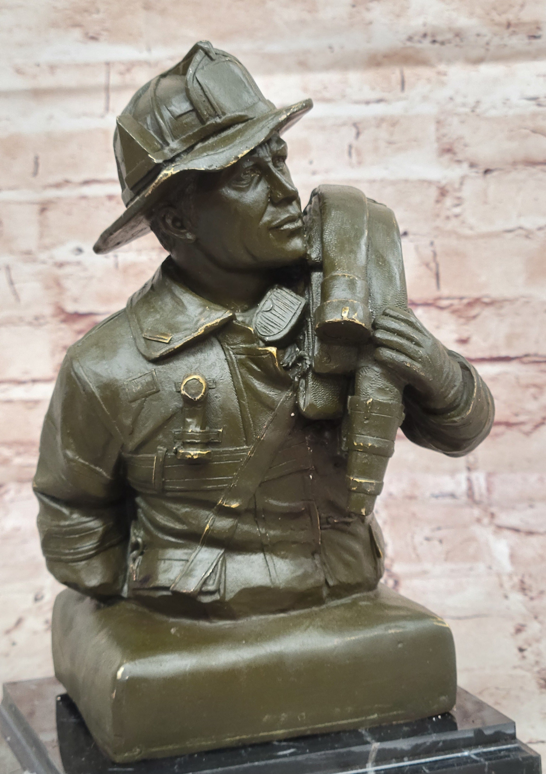 Bronze Firefighter Bust – Heroic Tribute