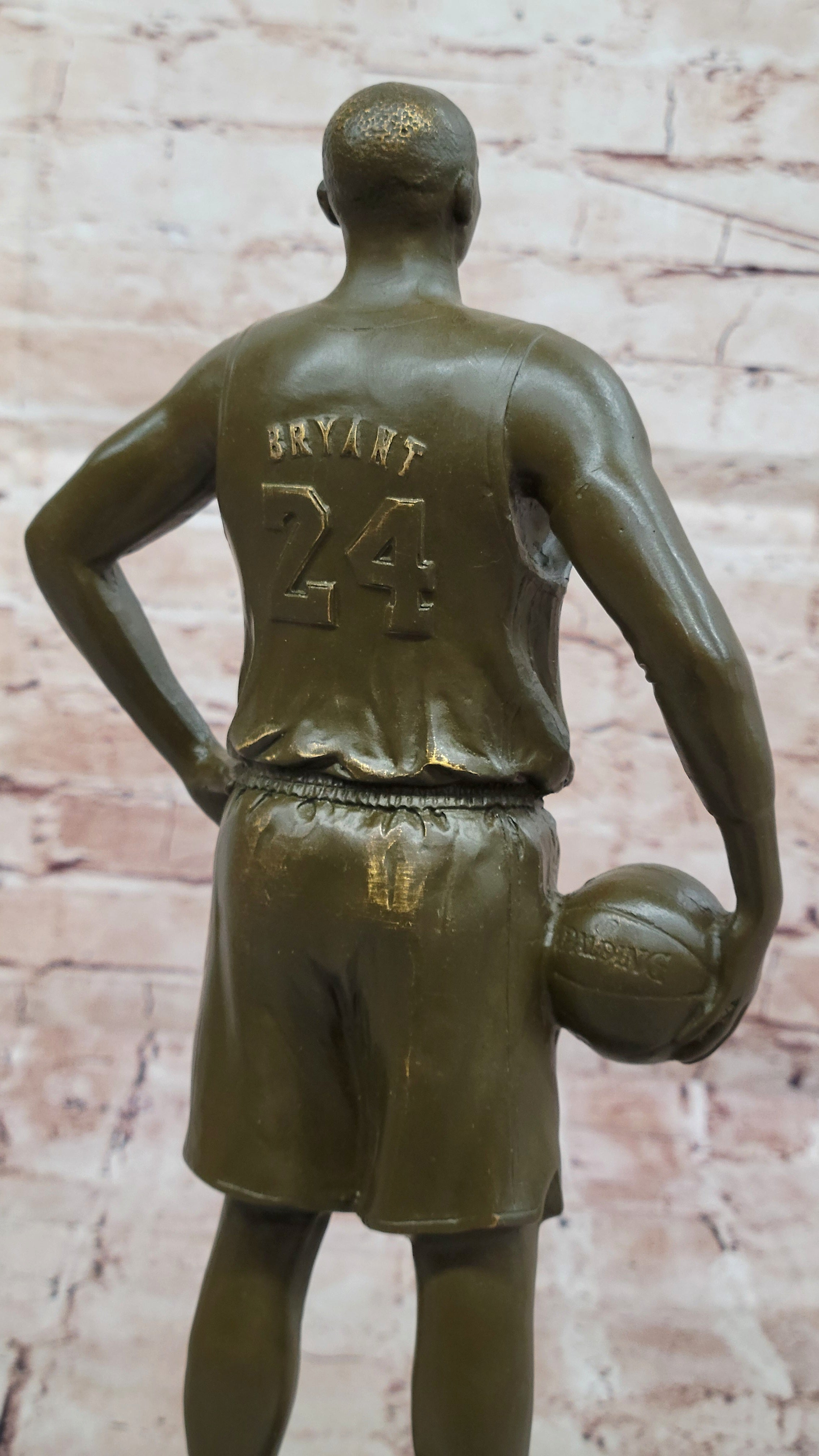 Bronze NBA Basketball Player - Kobe Bryant Lakers #24