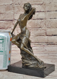 Nude Girl Posing - Bronze Sculpture by Aldo Vitaleh