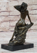 Nude Girl Posing - Bronze Sculpture by Aldo Vitaleh