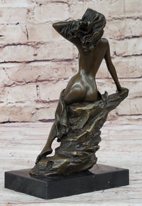 Nude Girl Posing - Bronze Sculpture by Aldo Vitaleh