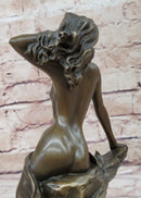 Nude Girl Posing - Bronze Sculpture by Aldo Vitaleh
