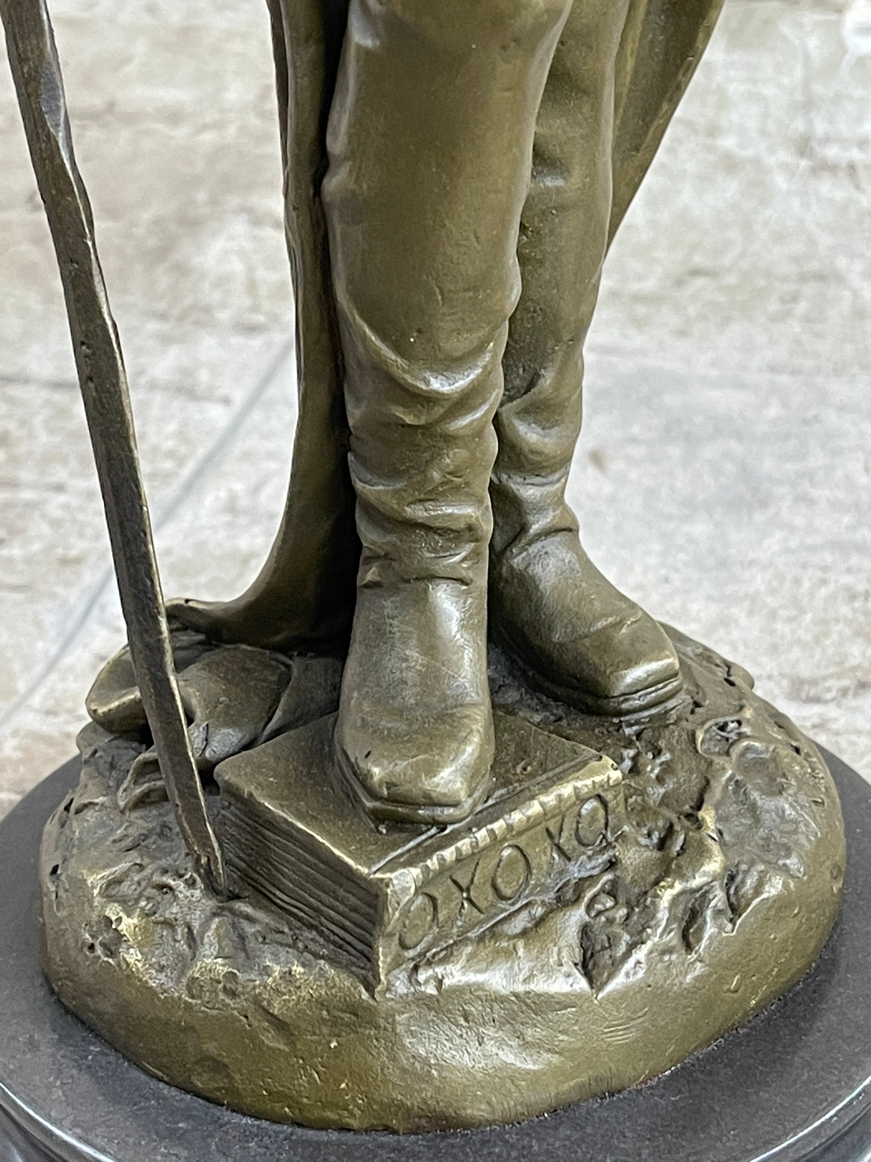 Italian Renaissance Warrior Knight Bronze 15" x 7" Sculpture