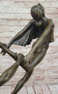 Bronze Dancing Couple Sculpture – Elegant Romantic Dance