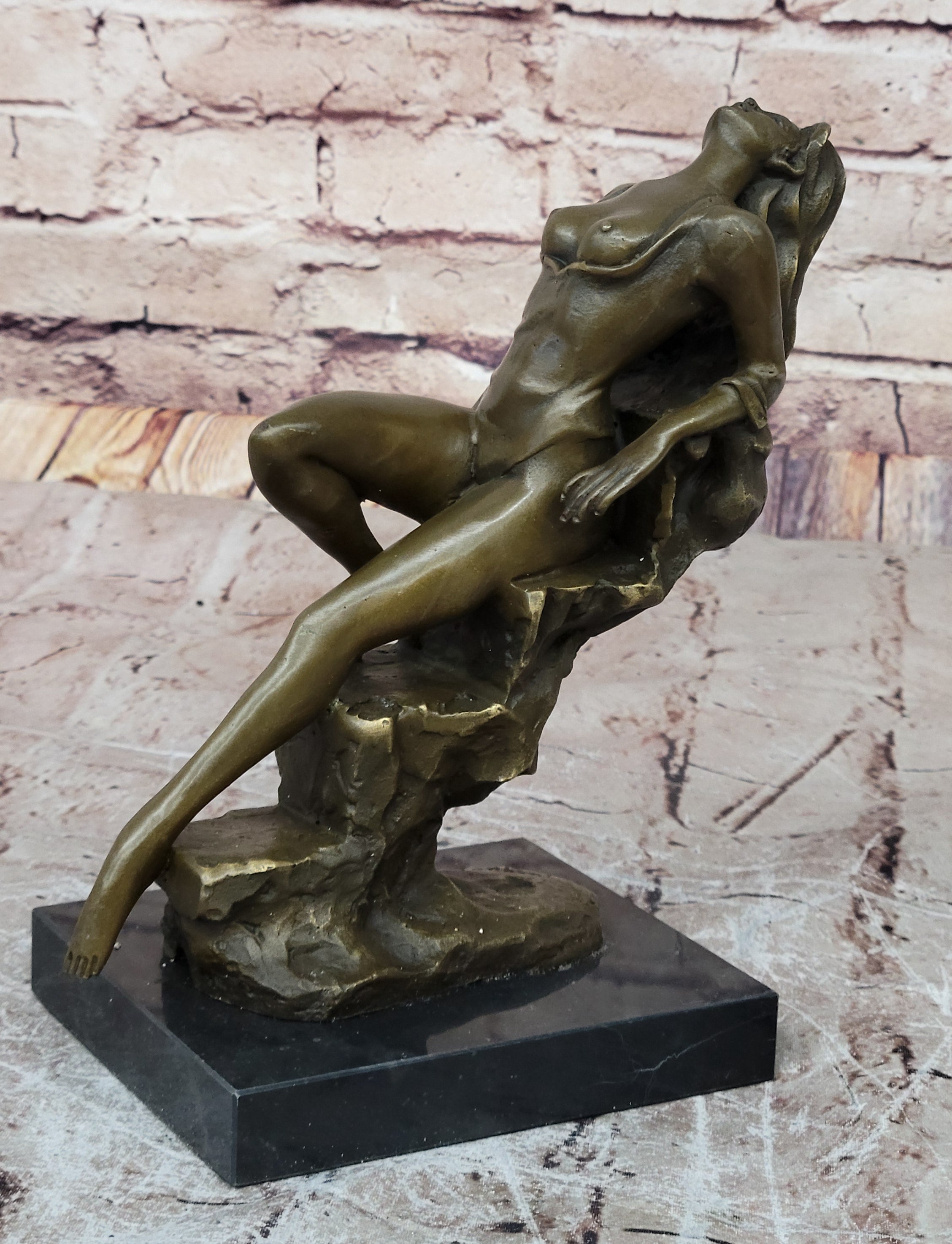 Pasquale Delor Nude Bronze Sculpture – Elegant Female Figure on Marble Base