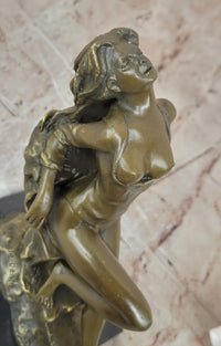 Pasquale Delor Nude Bronze Sculpture – Elegant Female Figure on Marble Base