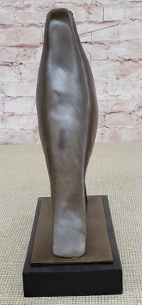Minimalist Bronze Bird Sculpture – Art Deco Style on Marble