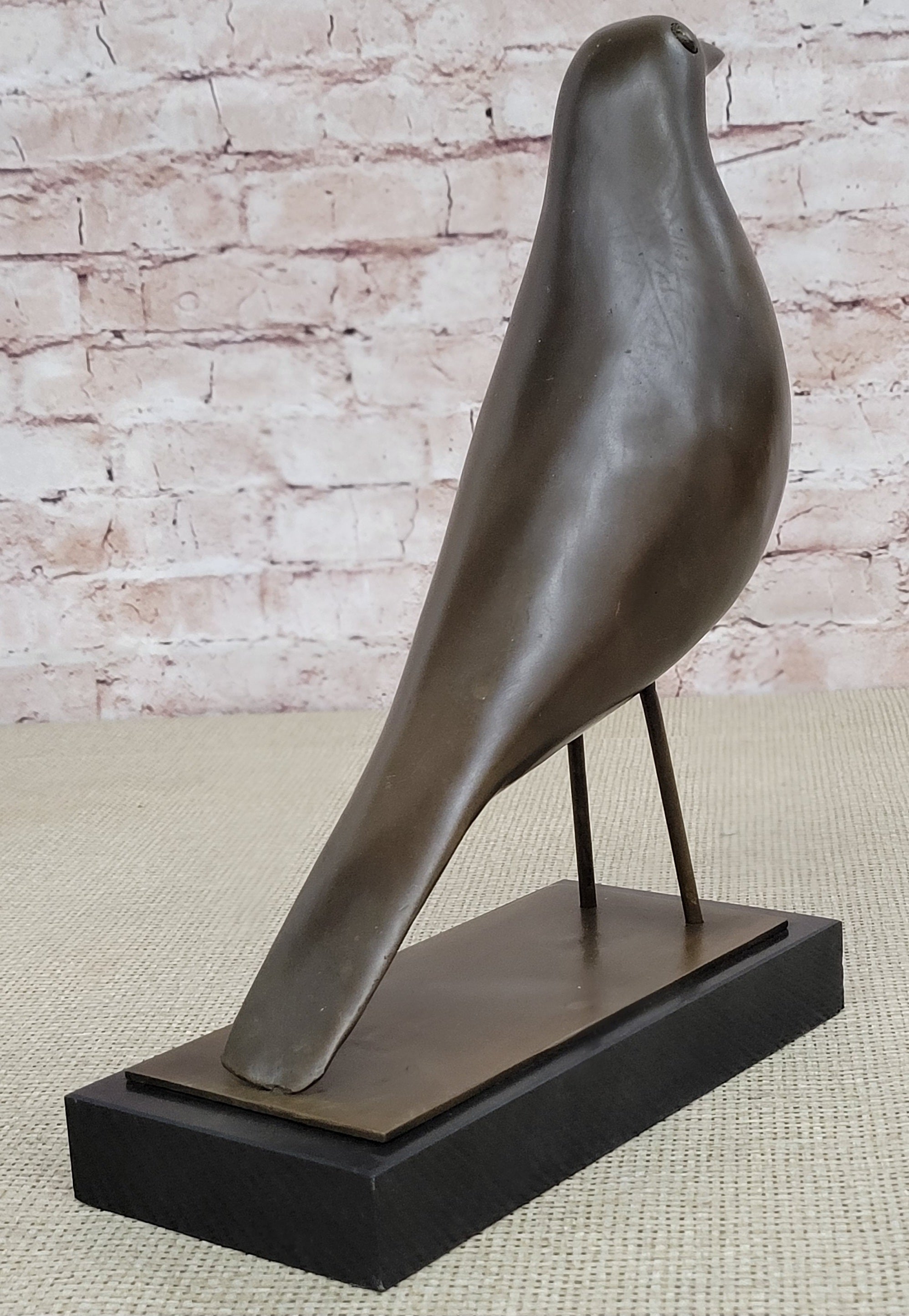 Minimalist Bronze Bird Sculpture – Art Deco Style on Marble