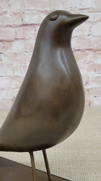 Minimalist Bronze Bird Sculpture – Art Deco Style on Marble