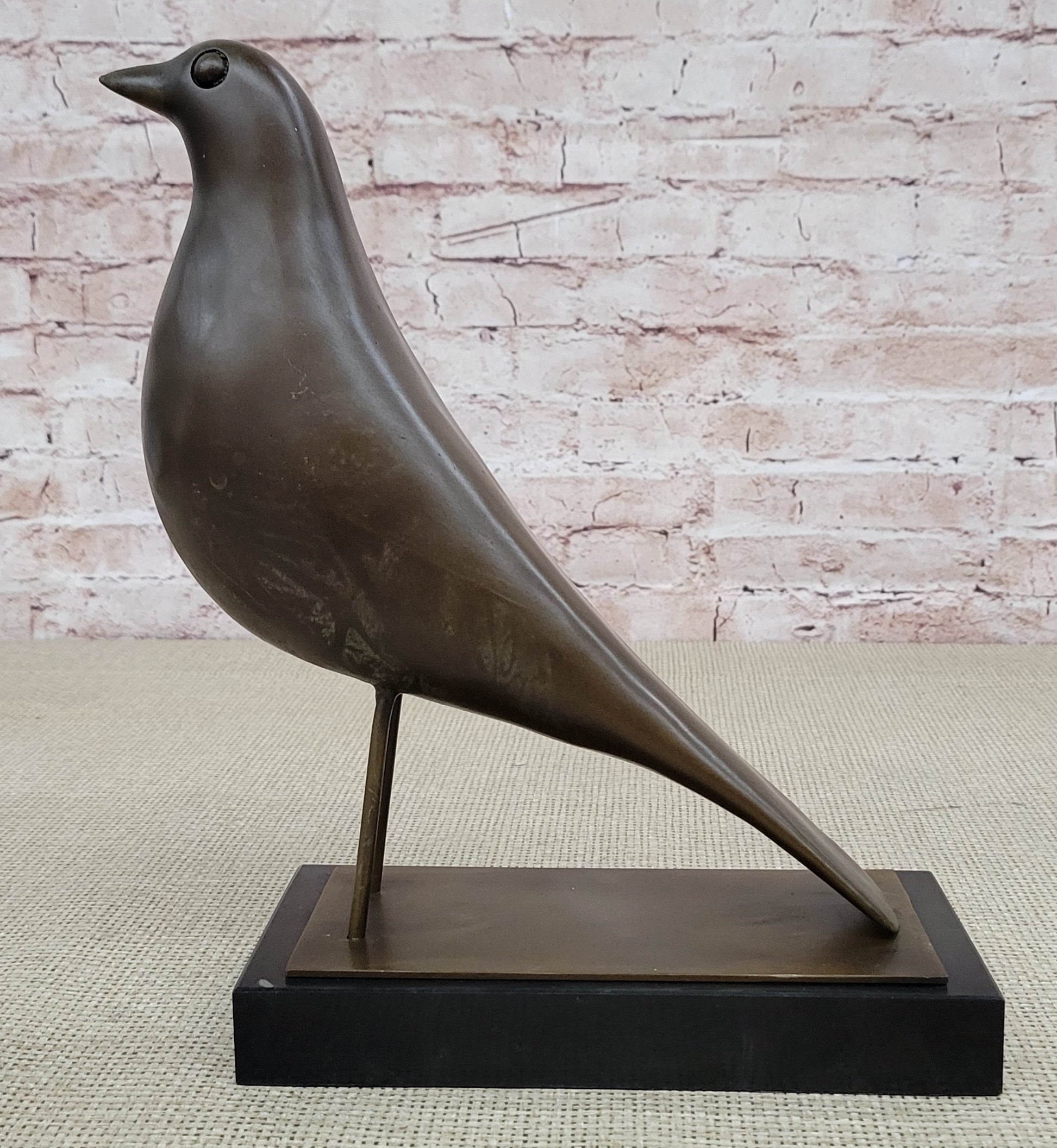 Minimalist Bronze Bird Sculpture – Art Deco Style on Marble