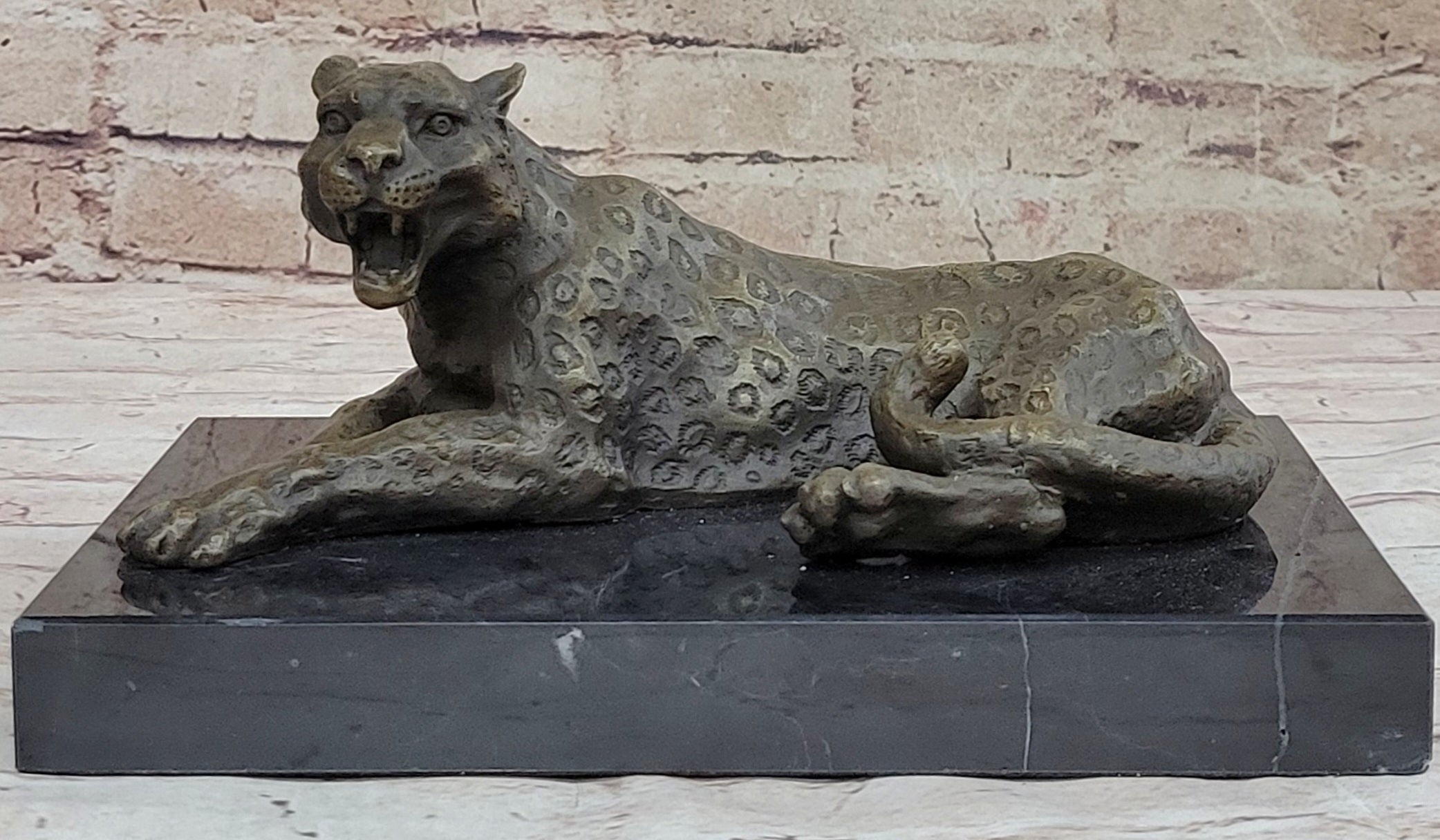 Hot Cast Bronze Cheetah Jaguar Leopard Sculpture on Marble Base