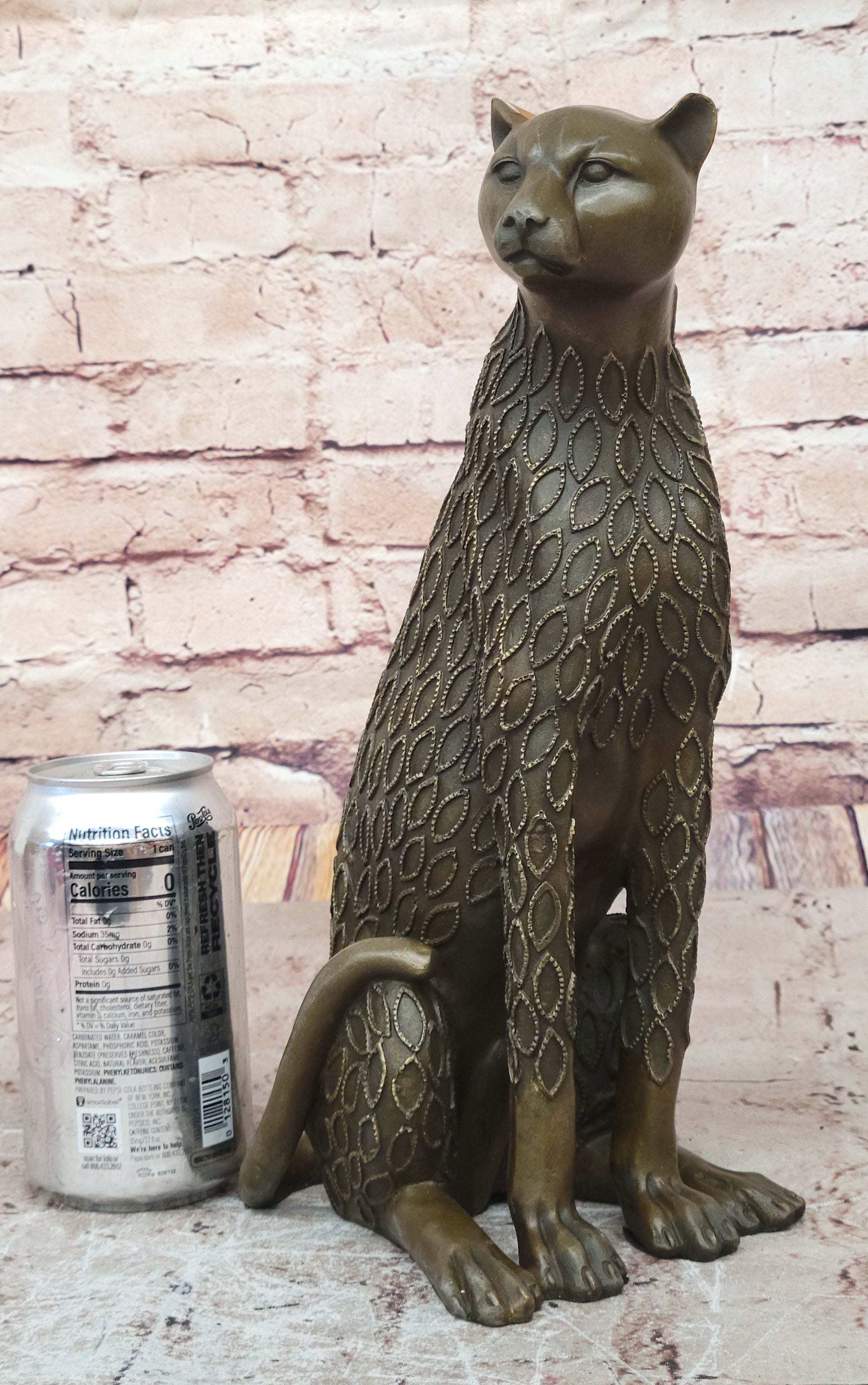 Stylized Bronze Leopard Sculpture – Modern Big Cat Art