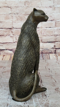 Stylized Bronze Leopard Sculpture – Modern Big Cat Art