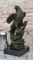 Bronze Eagle Sculpture – Majestic Bird of Prey on Marble Base