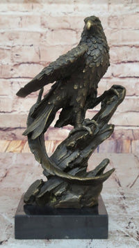 Bronze Eagle Sculpture – Majestic Bird of Prey on Marble Base