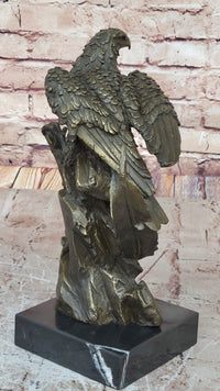 Bronze Eagle Sculpture – Majestic Bird of Prey on Marble Base