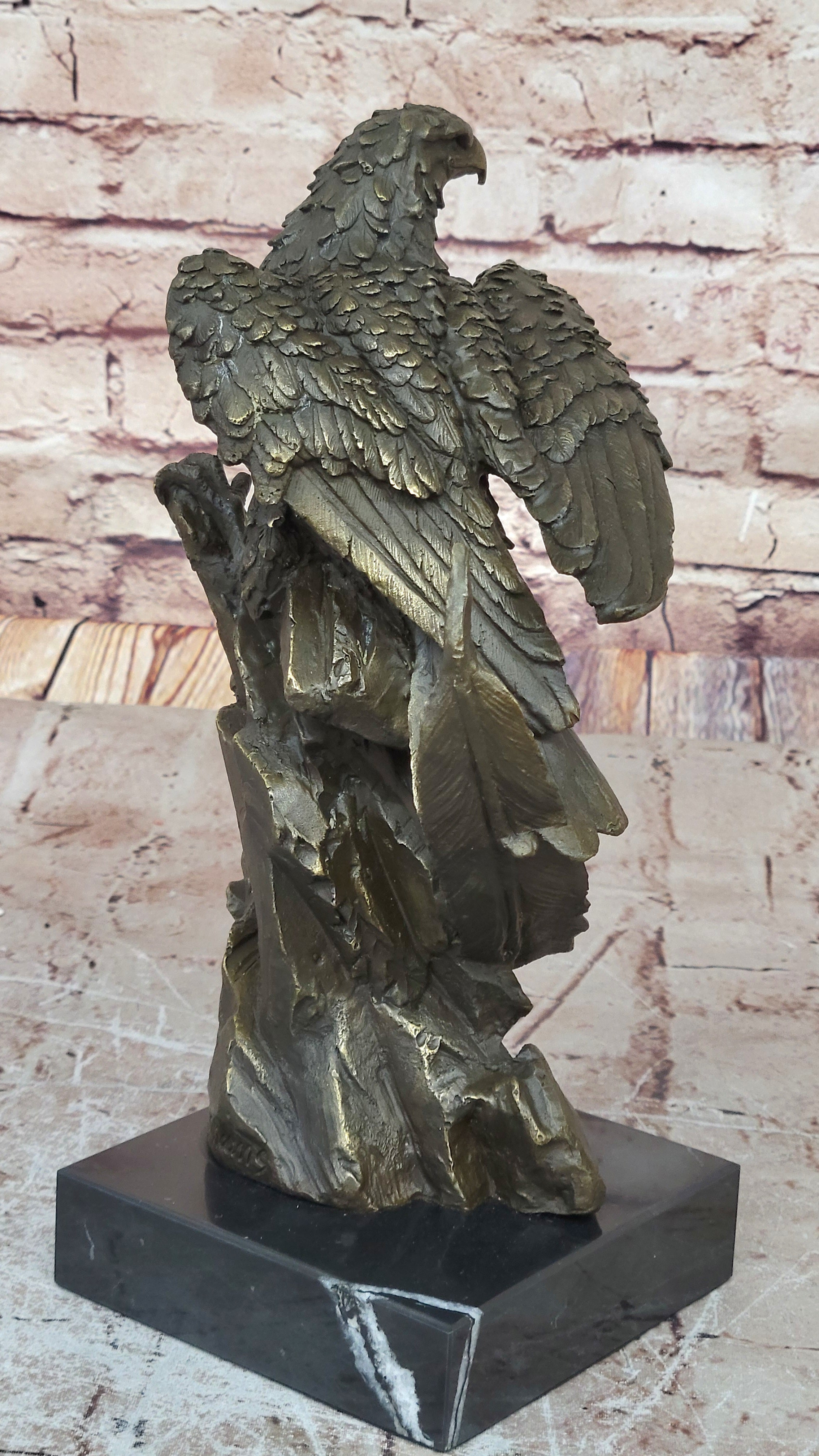 Bronze Eagle Sculpture – Majestic Bird of Prey on Marble Base