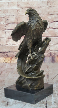 Bronze Eagle Sculpture – Majestic Bird of Prey on Marble Base