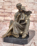 Bronze Romantic Couple Sculpture - Intimate Embrace - Aldo Vitaleh
