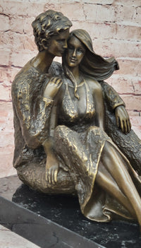 Bronze Romantic Couple Sculpture - Intimate Embrace - Aldo Vitaleh