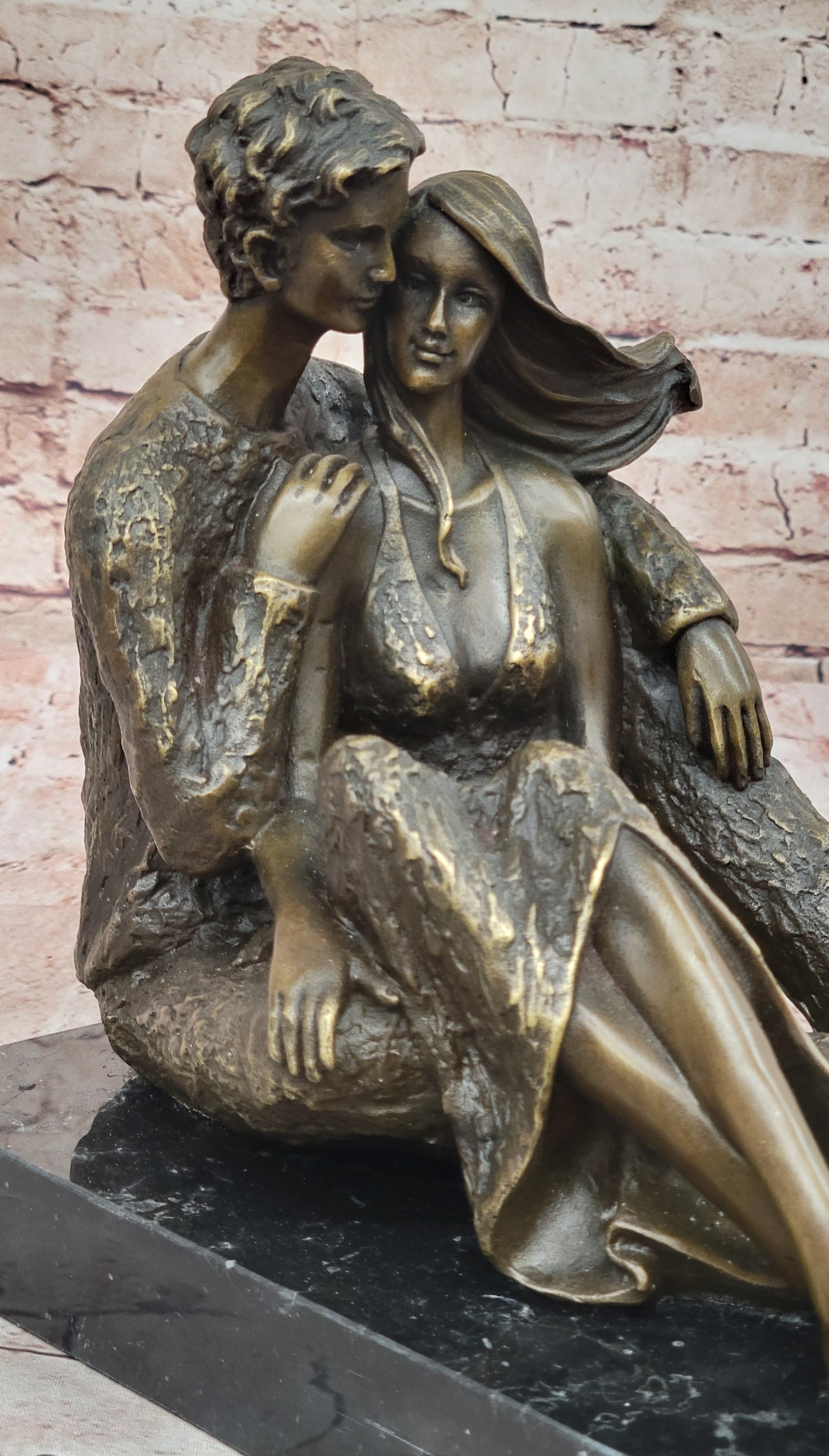 Bronze Romantic Couple Sculpture - Intimate Embrace - Aldo Vitaleh