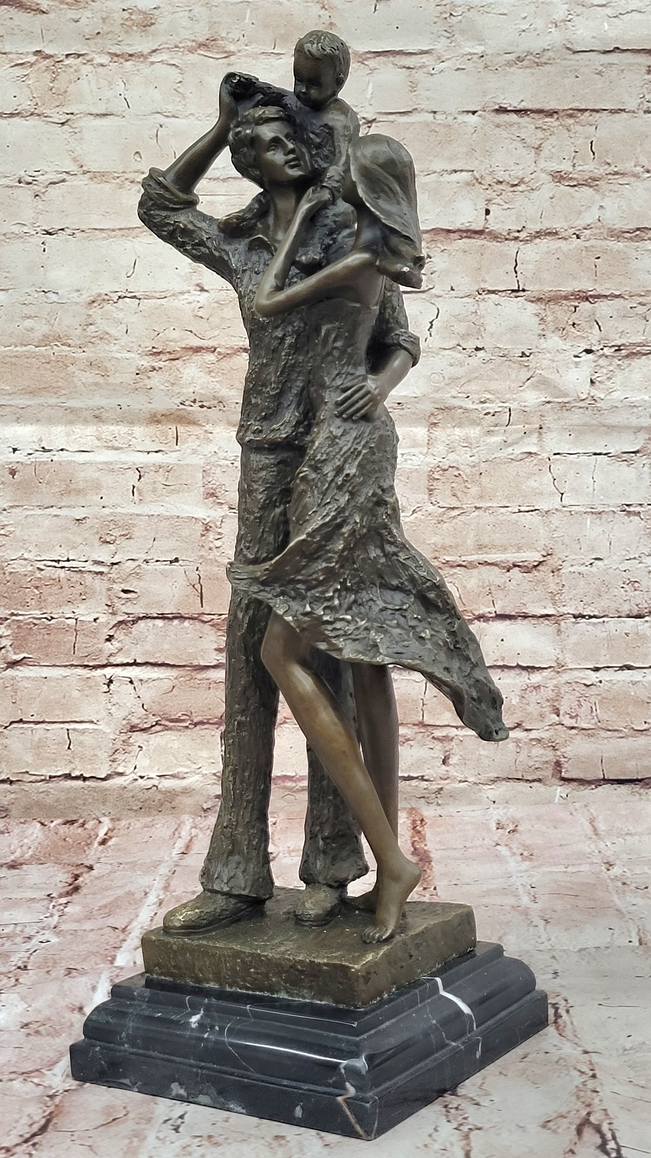 Bronze Family Sculpture – Joyful Moments with Parents and Child