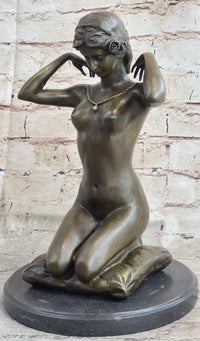 Signed Aldo Vitaleh Femme Agenouille Nude Lady Bronze Sculpture Lost Wax Artwork