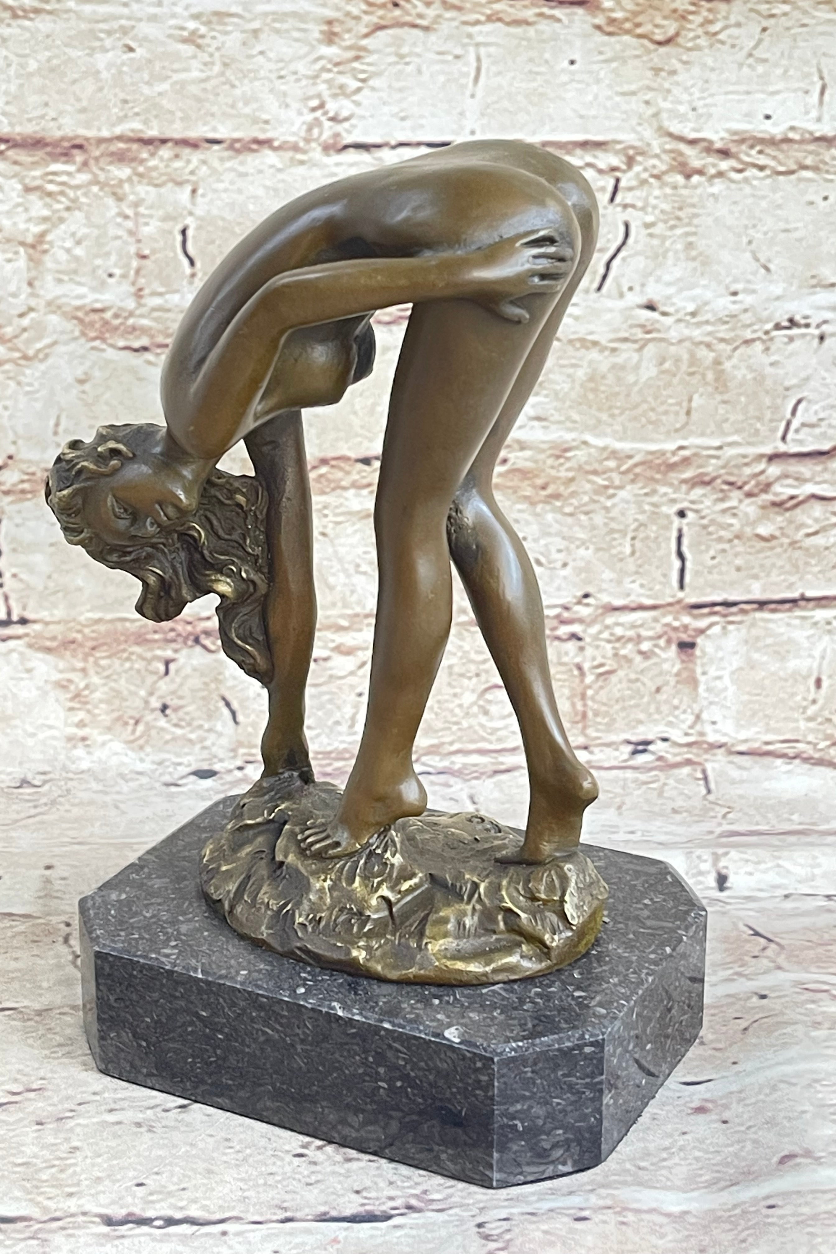 Signed Italian Artist Vitaleh Sexy Woman Bronze Sculpture