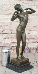 Classical Male Nude Bronze – Graceful Renaissance-Inspired Sculpture