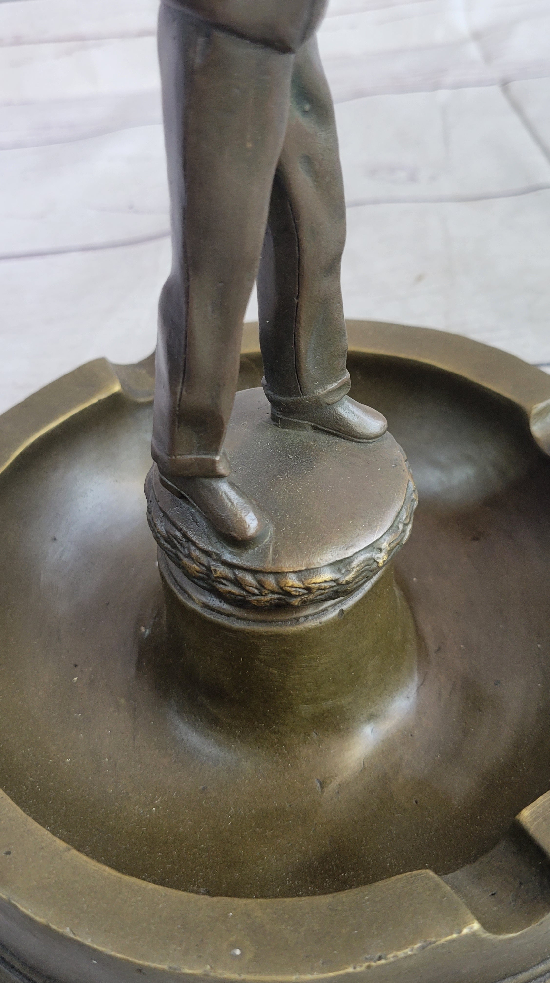 Hunter w/ Rifle Gun Ashtray Bronze Milo Art Sculpture 9" x 7"