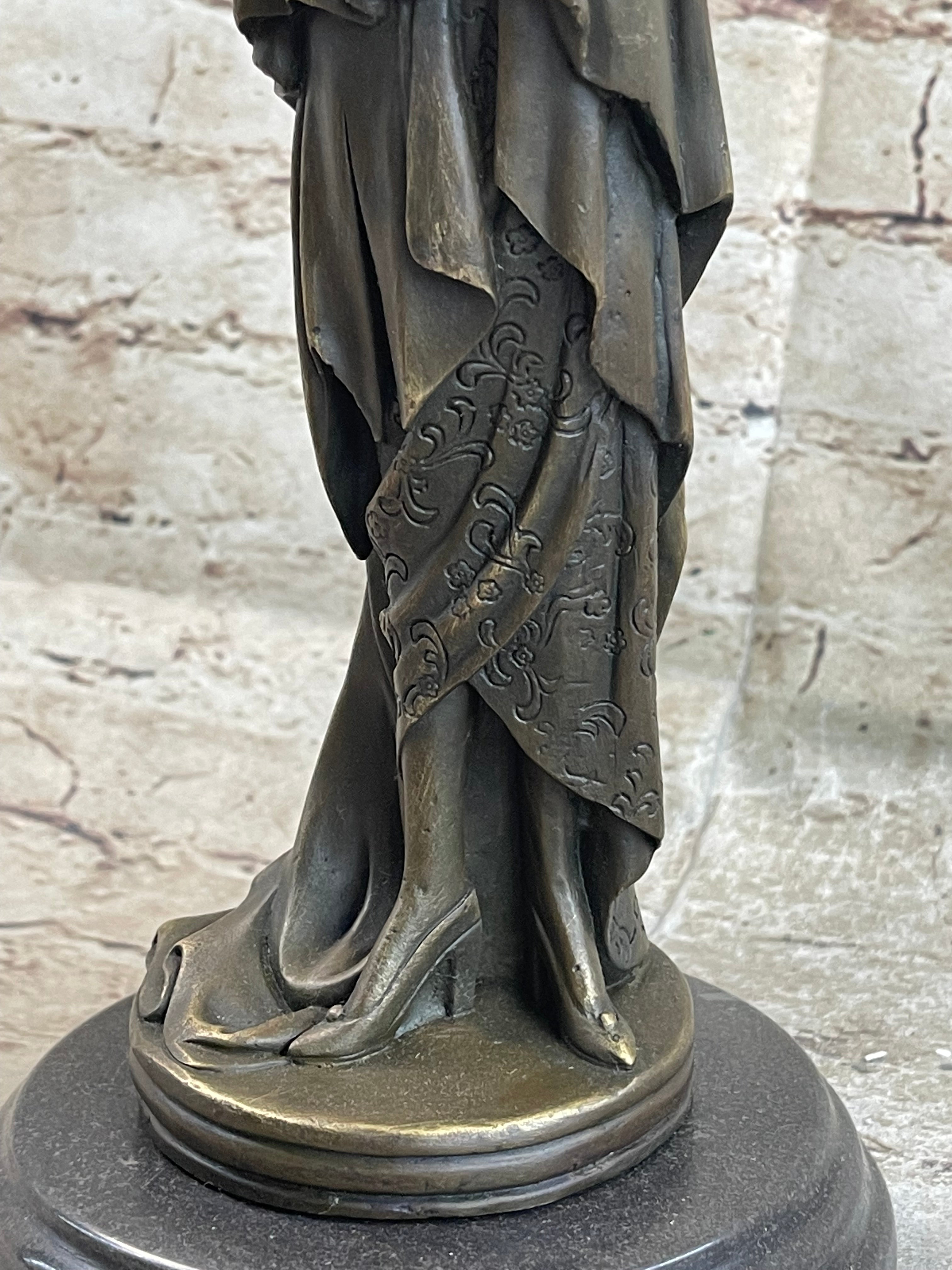Signed Kassin 1920 Art Deco Woman Bronze Sculpture