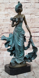 Las Vegas Follies Actress Genuine Bronze Sculpture by Patoue