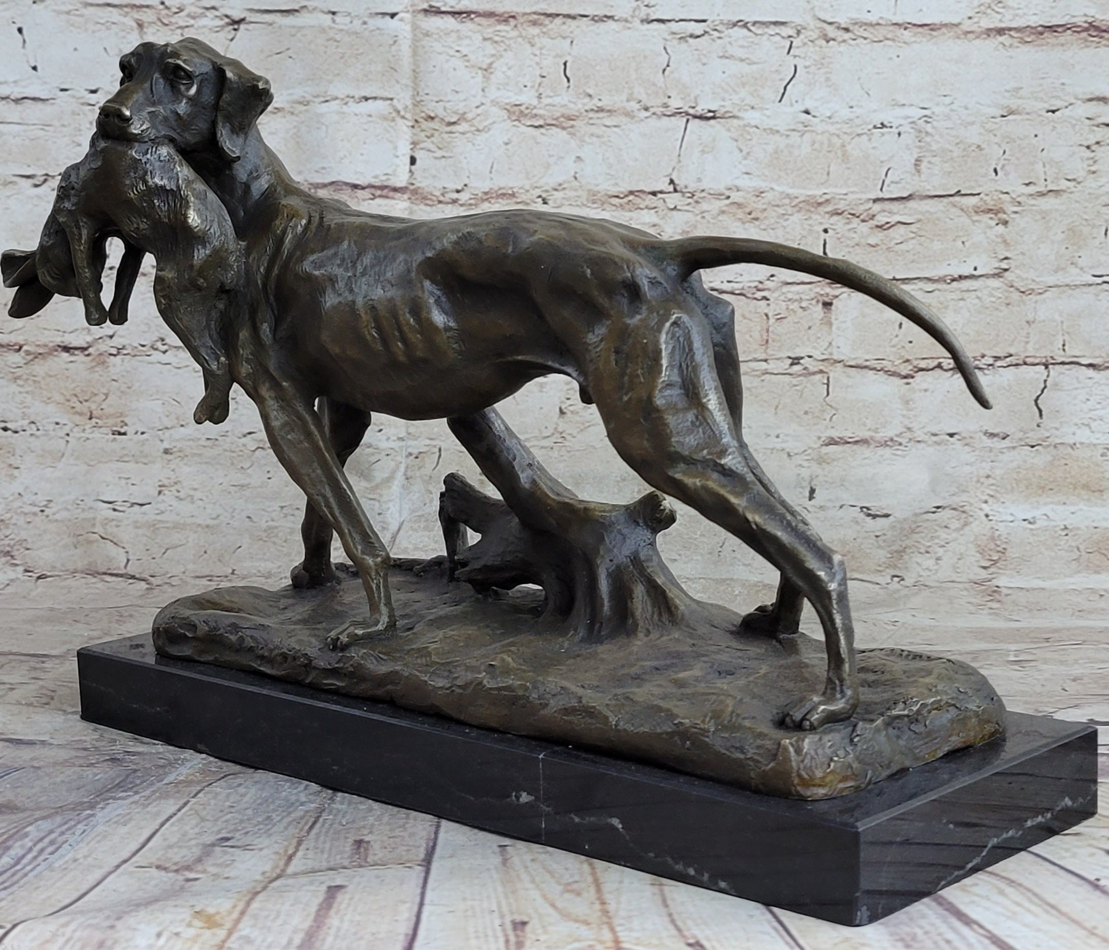 Hot Cast Bronze Sculpture of Hunting Dog Retriever with Rabbit