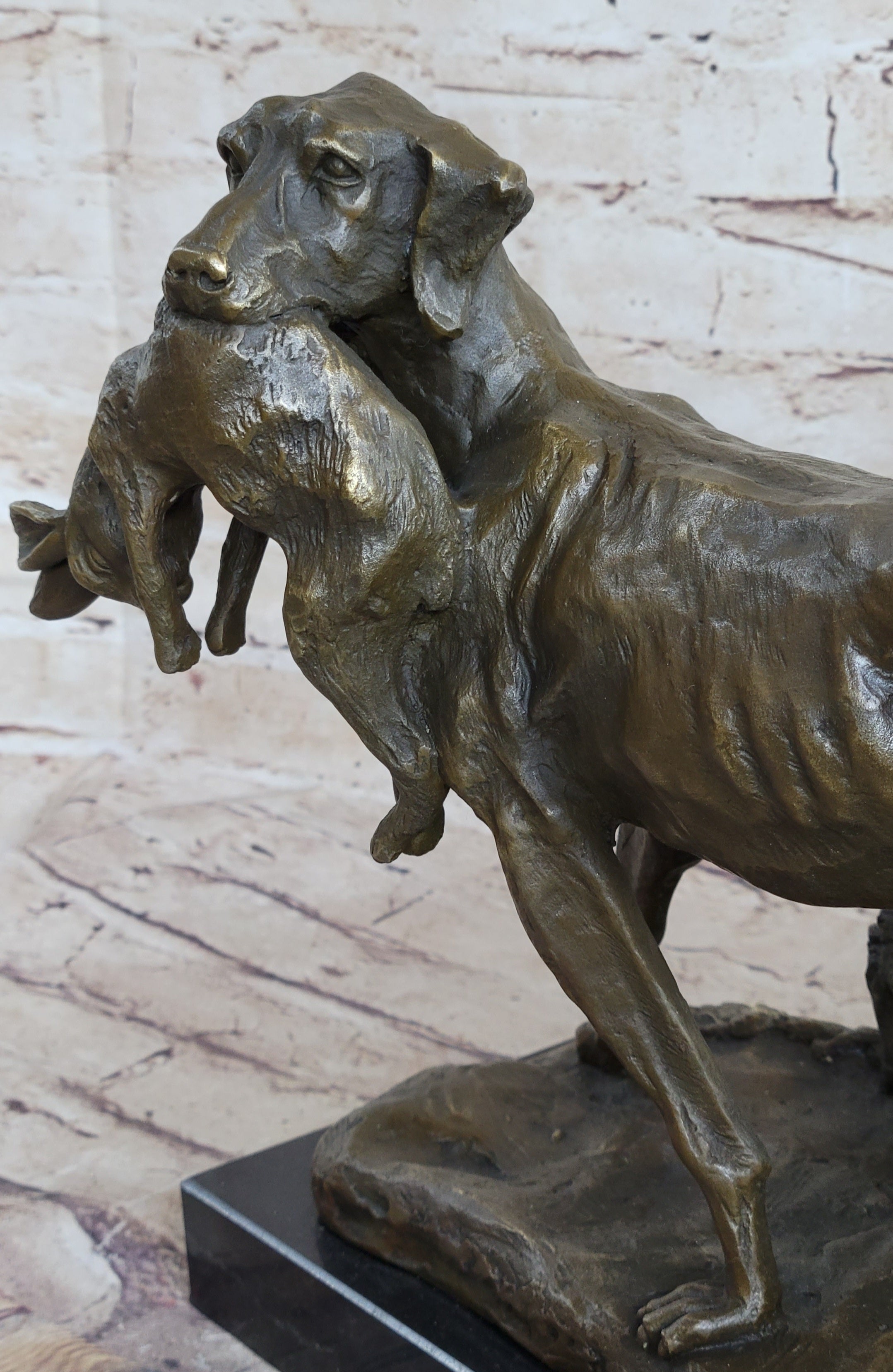 Hot Cast Bronze Sculpture of Hunting Dog Retriever with Rabbit