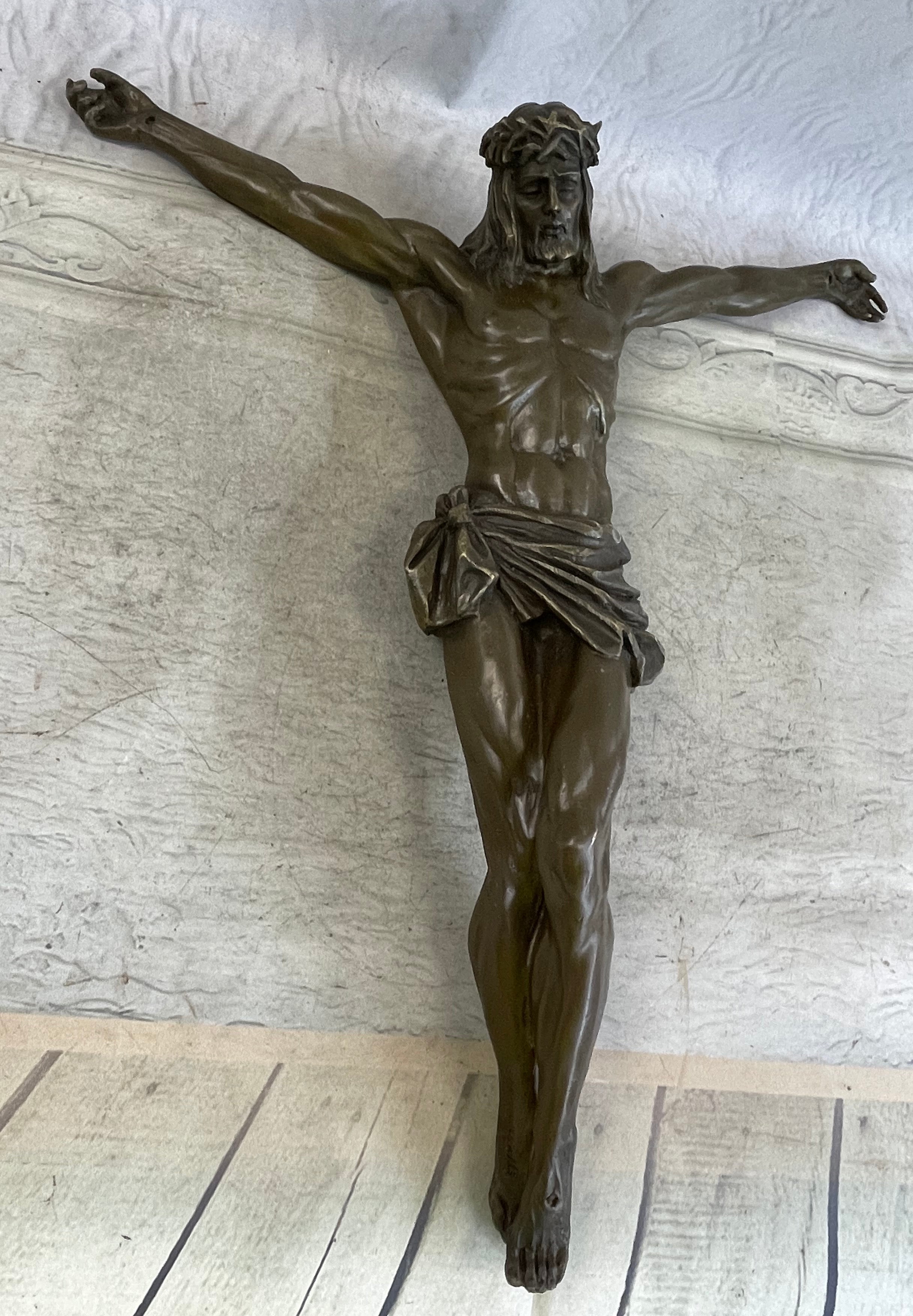 Jesus Christ on Cross Wall Hanging Crucifix 18.5" x 17.5"