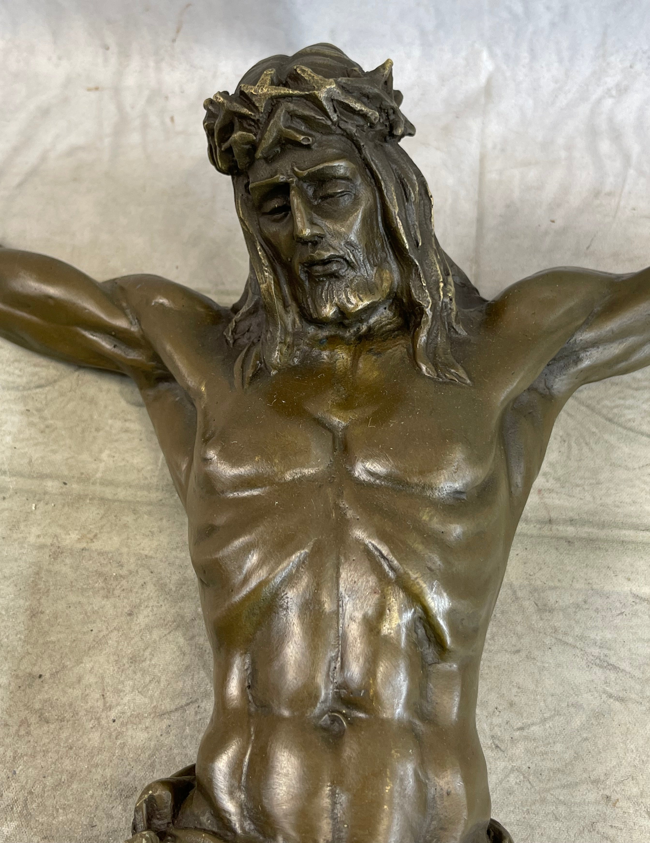 Jesus Christ on Cross Wall Hanging Crucifix 18.5" x 17.5"