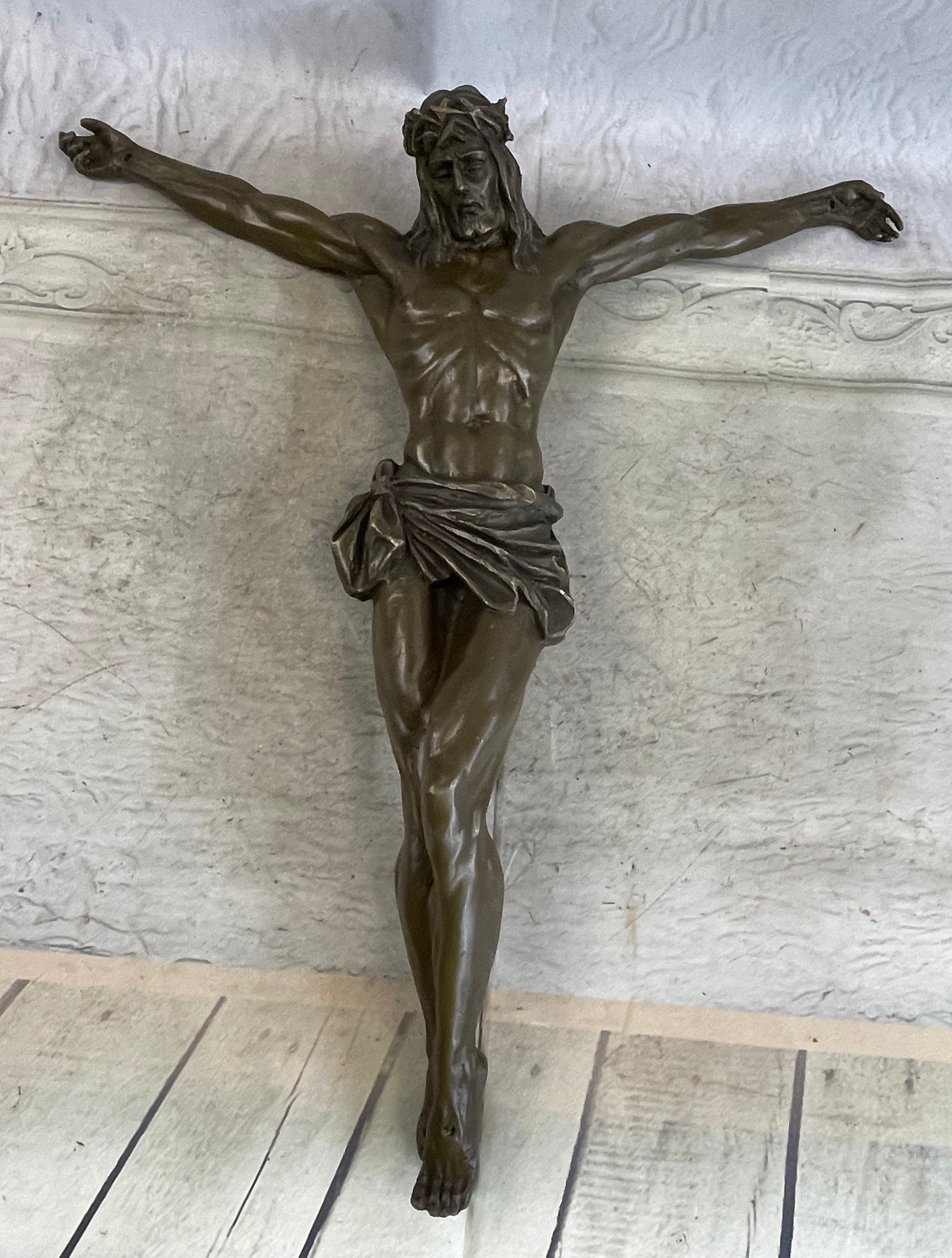 Jesus Christ on Cross Wall Hanging Crucifix 18.5" x 17.5"