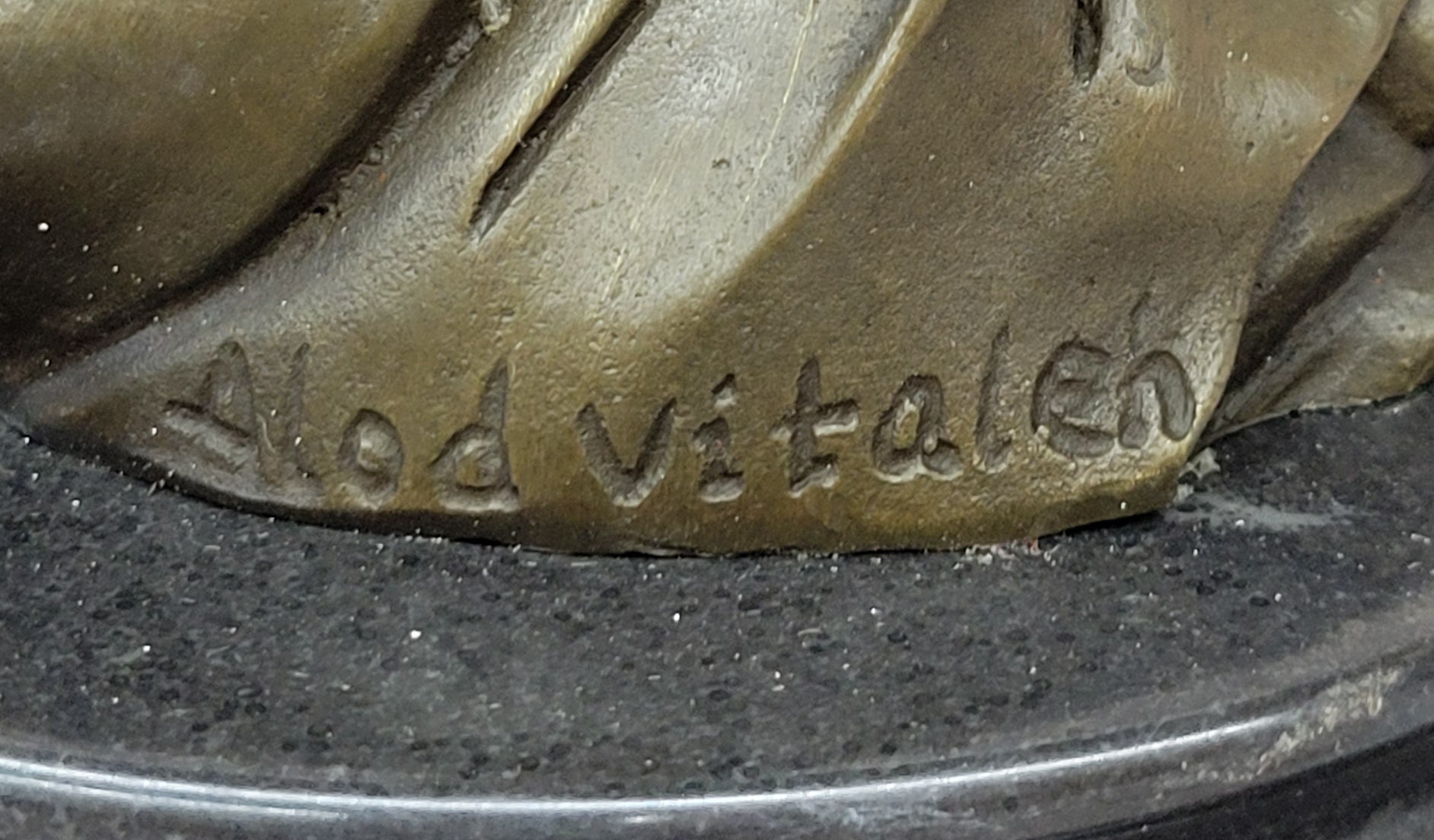 Floral Bronze Maiden – Elegant Goddess by Aldo Vitaleh