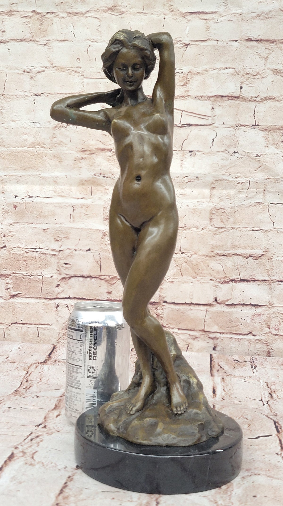Bronze Nude Woman – Elegant Female Figure on Marble Base