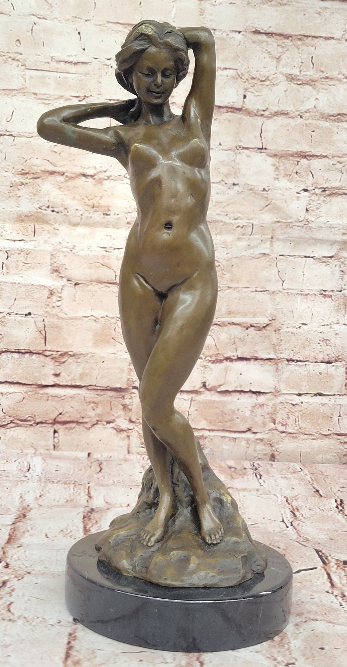Bronze Nude Woman – Elegant Female Figure on Marble Base