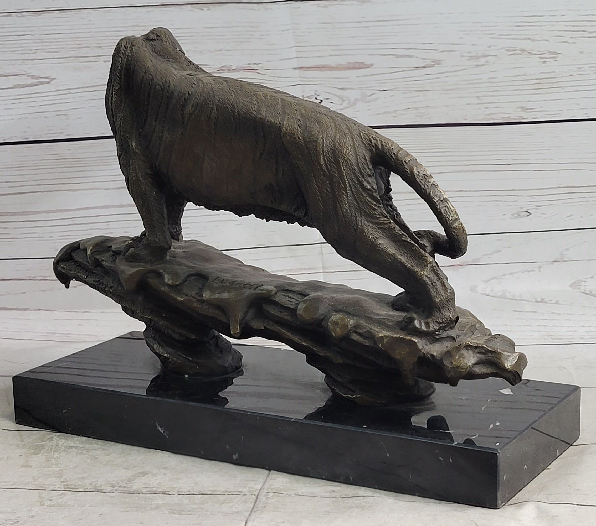 Bronze Tiger Sculpture on Marble Base – Fierce Big Cat