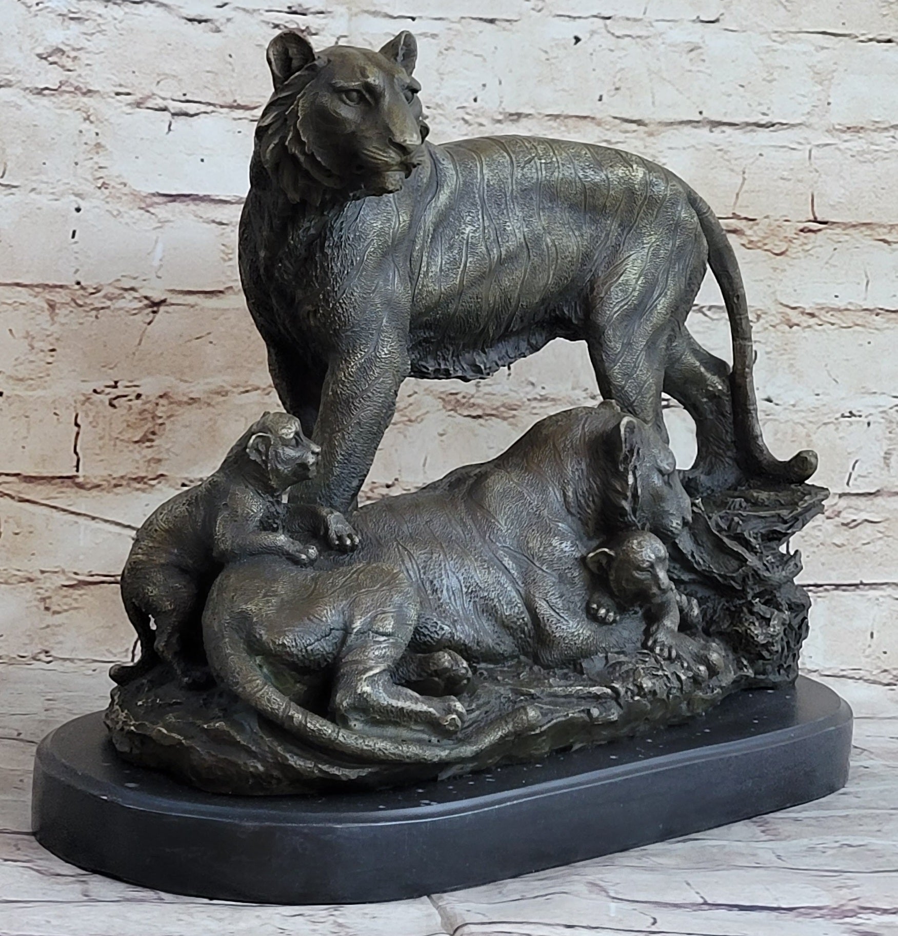 Hot Cast Bronze Tiger Family Sculpture Wildlife Art
