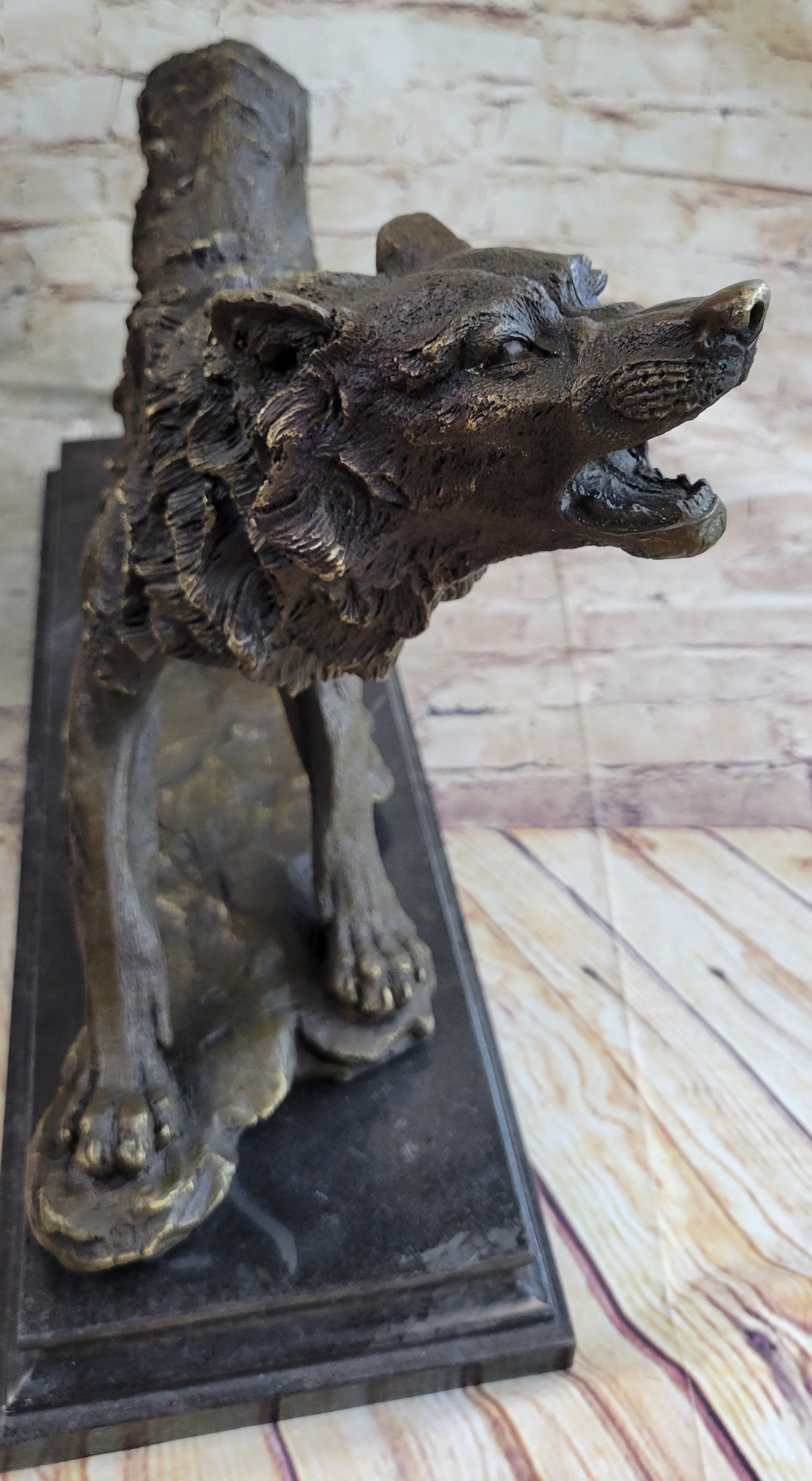 Fierce Wolf Howling Bronze Sculpture on Marble Base