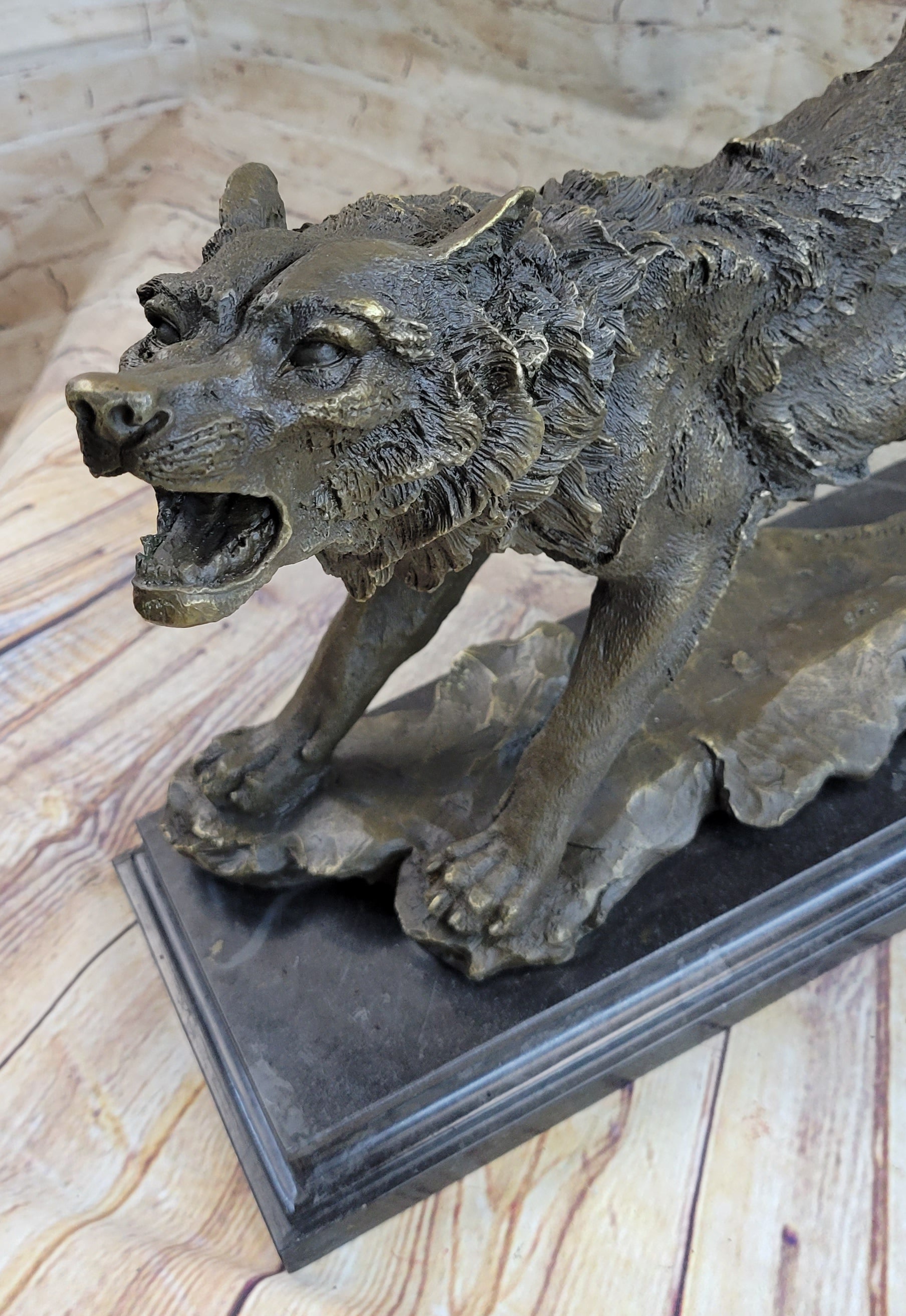 Fierce Wolf Howling Bronze Sculpture on Marble Base