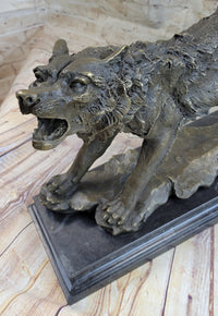Fierce Wolf Howling Bronze Sculpture on Marble Base