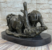 Hot Cast Bronze Sculpture of Two Elephants on Marble Base