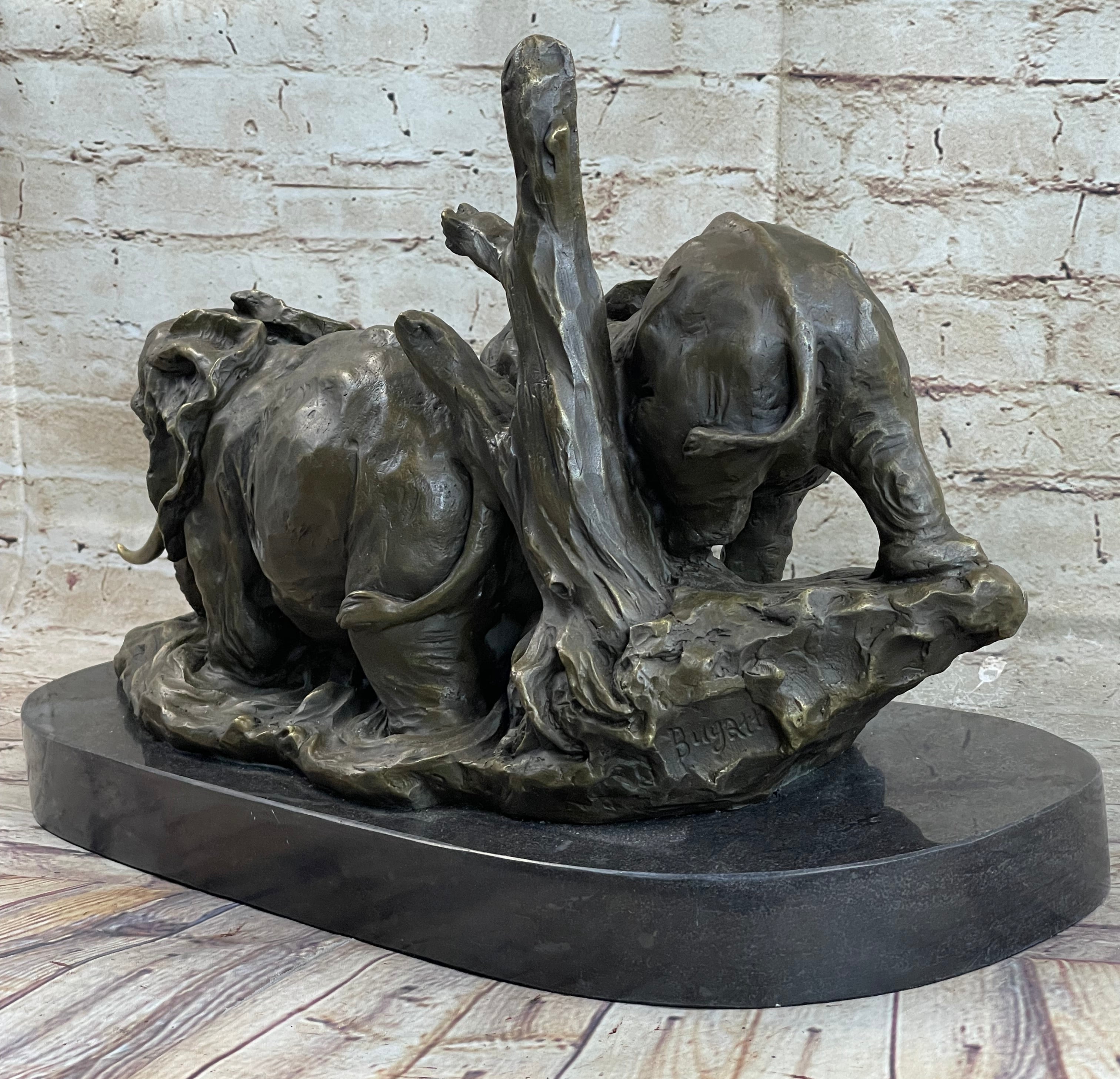 Hot Cast Bronze Sculpture of Two Elephants on Marble Base