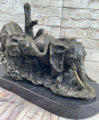 Hot Cast Bronze Sculpture of Two Elephants on Marble Base