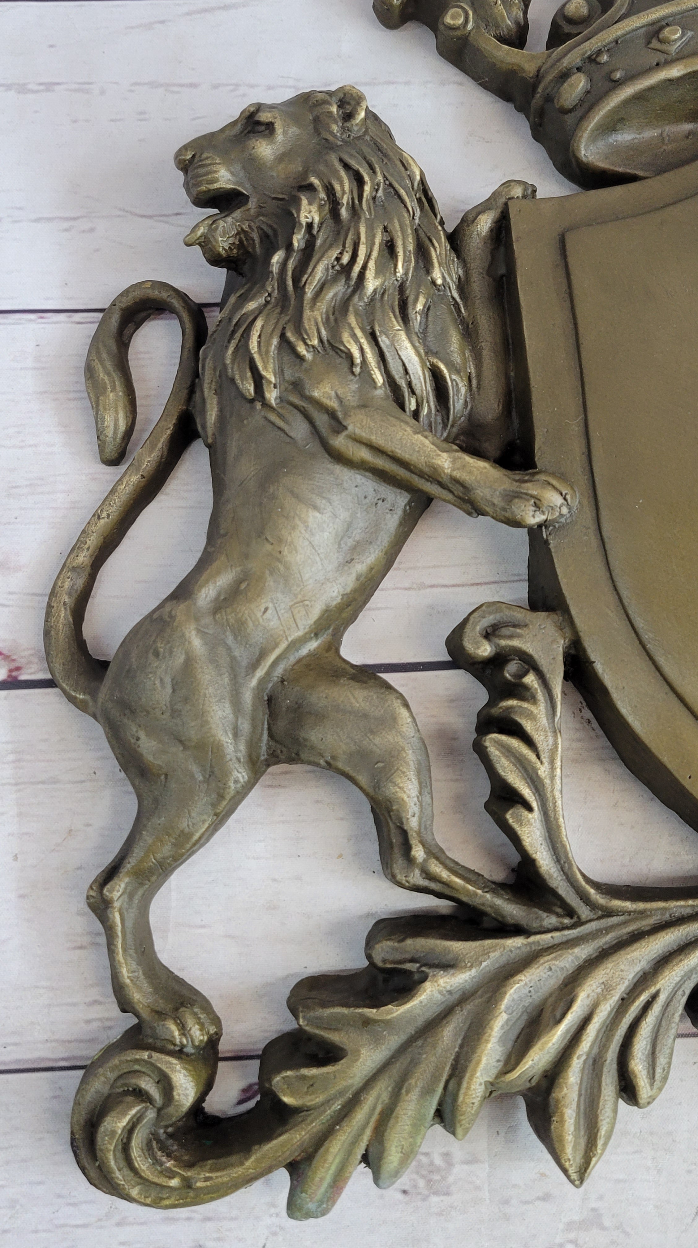 Coat of Arms Family Crest Lions Crown Bronze Wall Sculpture 13" x 16"