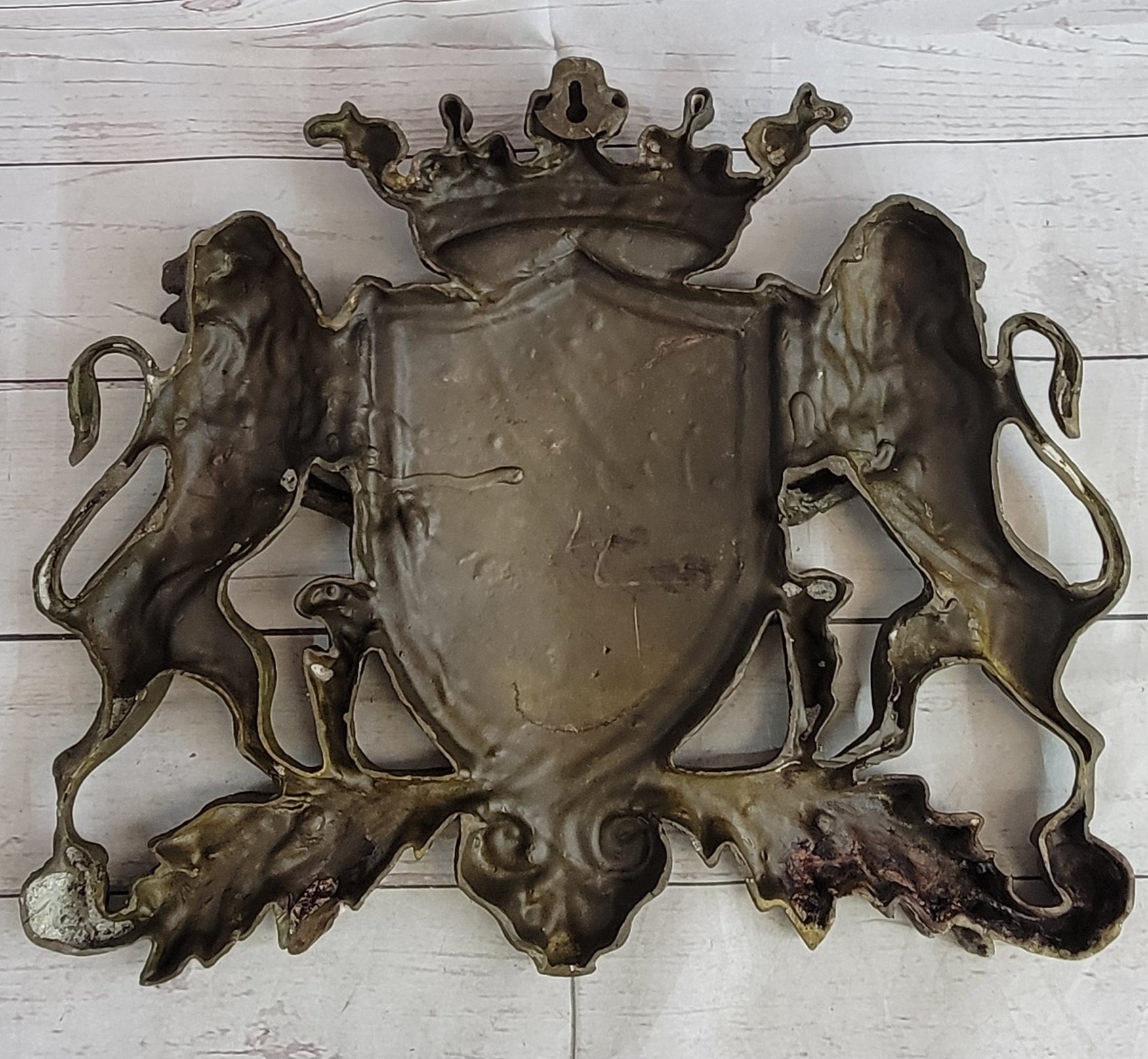 Coat of Arms Family Crest Lions Crown Bronze Wall Sculpture 13" x 16"